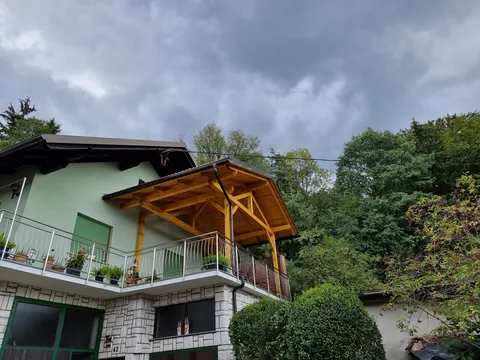 Nadstrešek nad teraso