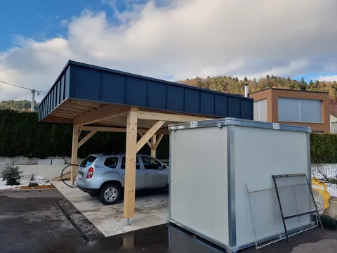 Lesena hišica