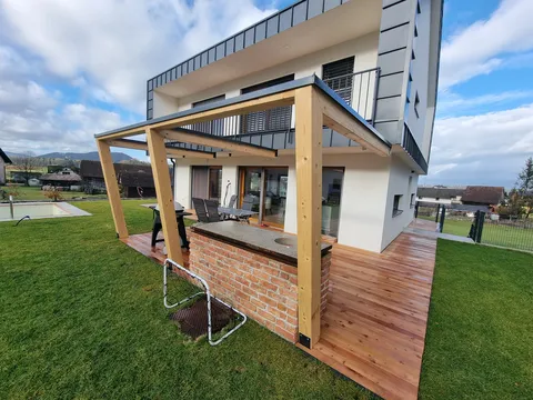 Pergola nad teraso