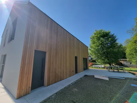 Lesena konstrukcija nadstreška