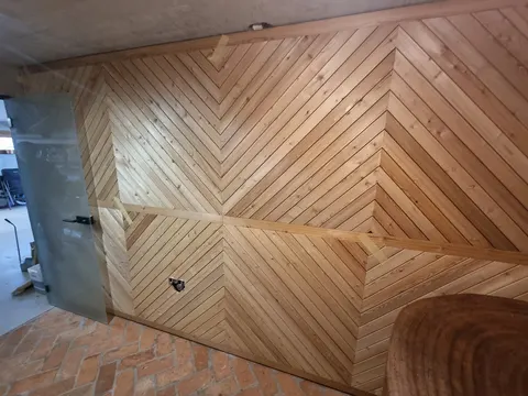 Lesena obloga, šev v ribji kosti